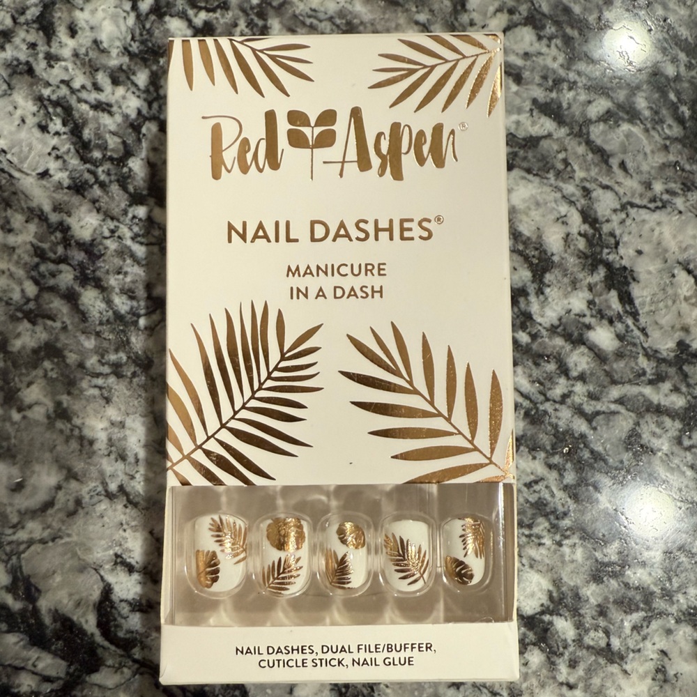 Red Aspen Nail Dashes
